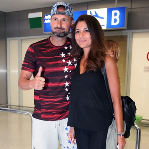 Πάνος Αργιανίδης - Ειρήνη Κολιδά: Φωτογραφίες από την επιστροφή τους στην Ελλάδα