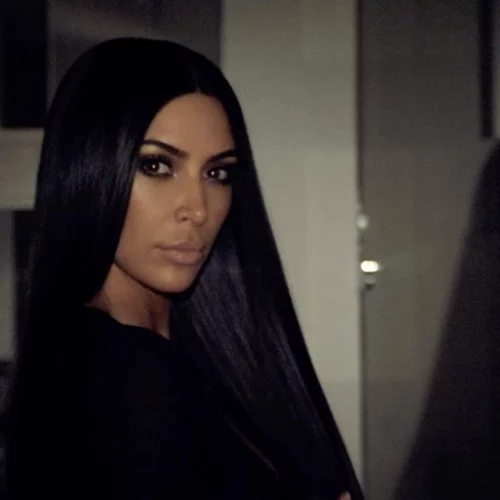 Kim Kardashian: Έτσι είναι το σώμα της χωρίς ίχνος photoshop!