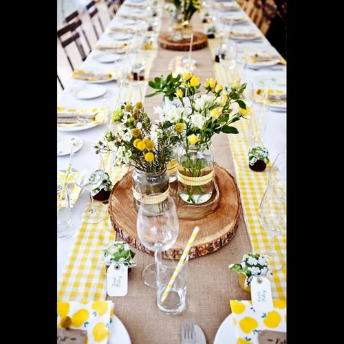 Lunch party: Έτσι θα διακοσμήσεις το τραπέζι της βεράντας σου