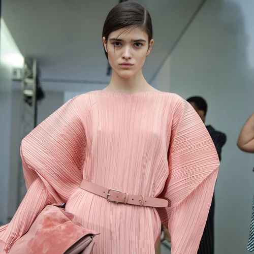 Άνοιξη/Καλοκαίρι 2017: Η μεγαλύτερη τάση της σεζόν και πώς θα τη φορέσεις