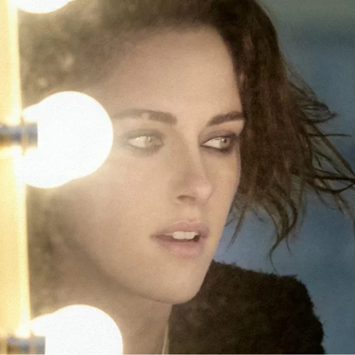 Η Kristen Stewart φόρεσε sneakers στο κόκκινο χαλί