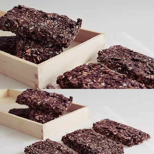 Σπιτικές μπάρες πρωτεΐνης με σοκολάτα και βρώμη έτοιμες σε 5 λεπτά!