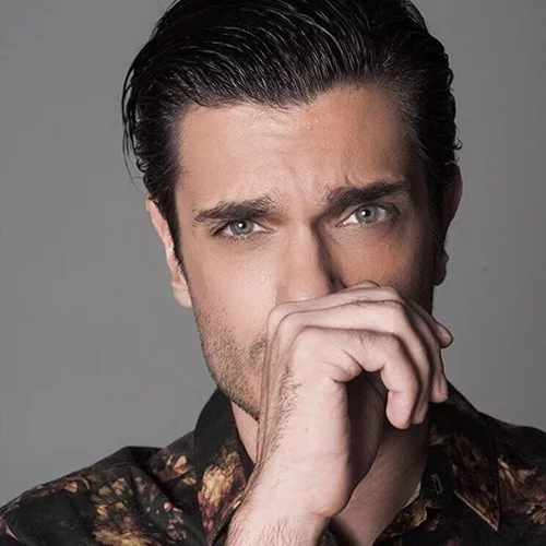 Μύρωνας Στρατής: Αγνώριστος με το νέο look του