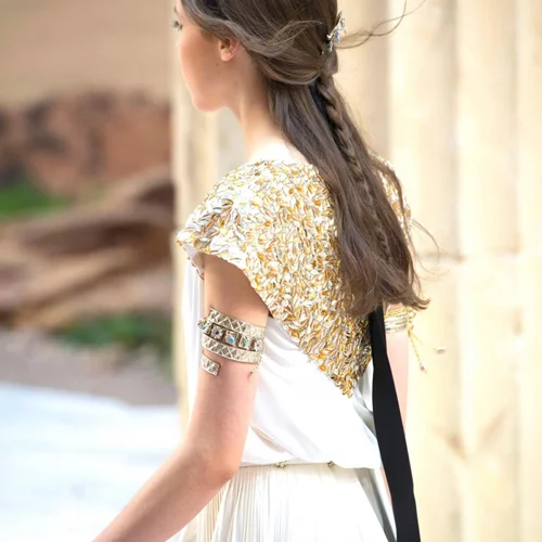 Chanel Cruise 2018: Οι beauty λεπτομέρειες για να γίνεις κι εσύ η απόλυτη Αρχαία Ελληνίδα Θεά