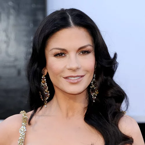 Κι όμως, η Catherine Zeta Jones ορκίζεται σε ένα ελληνικό beauty προϊόν!