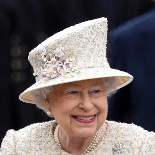 Η βασίλισσα Ελισάβετ και ο πρίγκιπας Φίλιππος επιστρέφουν στο κάστρο του Windsor