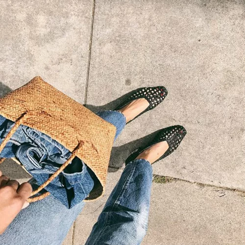 Τα insta-girls έχουν αδυναμία σε αυτά τα παπούτσια