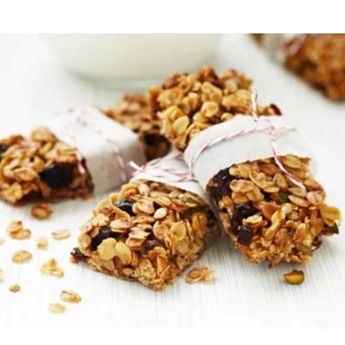 Οι πιο νόστιμες μπάρες δημητριακών με τη συνταγή της Σάντυ Κουτσοσταμάτη