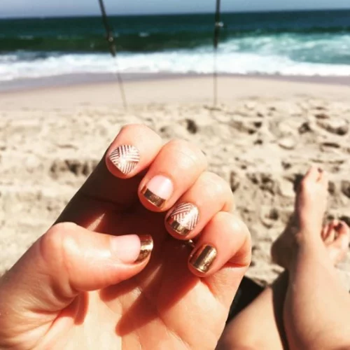 Copper nails: Αυτό είναι το χρώμα που θα βάψεις τα νύχια σου αυτή την εβδομάδα