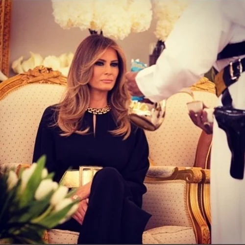 Melania Trump: Όλες οι εμφανίσεις της στο πρώτο της ταξίδι ως Πρώτη Κυρία