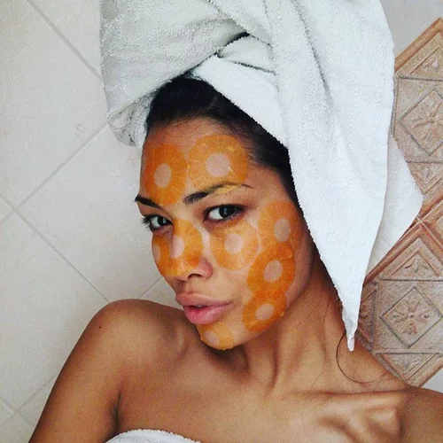 Αυτές οι νέες μάσκες προσώπου σε προκαλούν να βγάλεις την πιο τέλεια selfie!