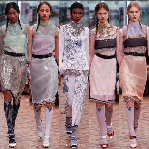 Prada Resort 2018: 10 υπέροχες φωτογραφίες από την εντυπωσιακή συλλογή