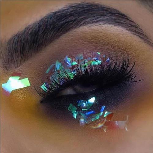 Αυτό είναι το πιο ιδιαίτερο trend στο eyeliner που θα σε κάνει να ξεχωρίσεις!