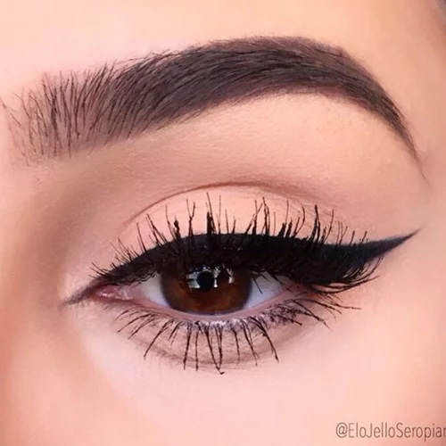 Με μια... φουρκέτα θα καταφέρεις επιτέλους το cat eye των ονείρων σου!