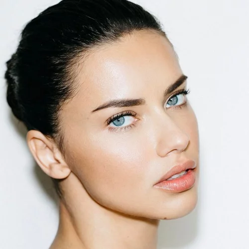 Adriana Lima: Θα παρουσιάσει νέα τηλεοπτική εκπομπή!