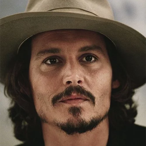 Johnny Depp: Πληρώνει τεχνικό για του λέει για λόγια του την ώρα των γυρισμάτων;