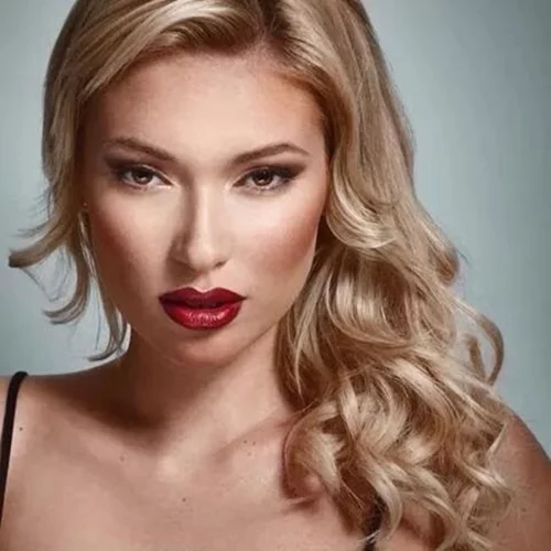 Μικαέλα Φωτιάδη: Ποζάρει με φουσκωμένη κοιλιά λίγες ημέρες πριν γεννήσει