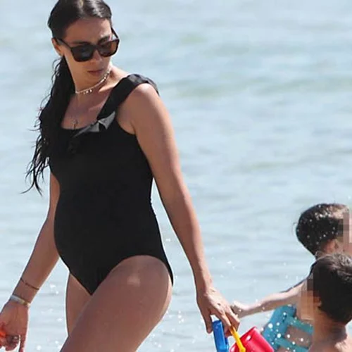 Ολυμπία Χοψονίδου: Η εμφάνιση με μαγιό κατά τη διάρκεια της 5ης εγκυμοσύνης