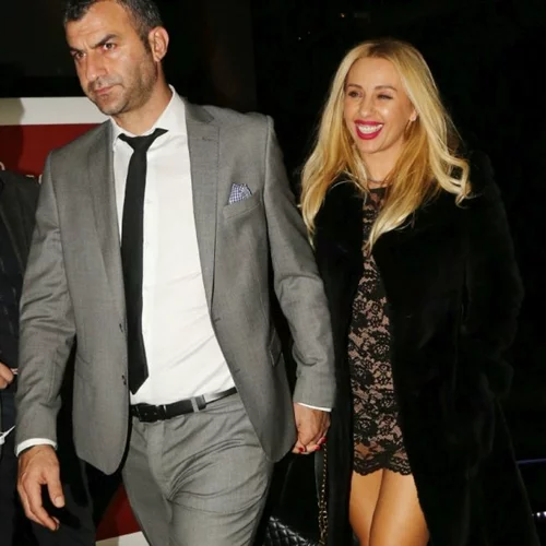 Γωγώ Μαστροκώστα: Το εντυπωσιακό δείπνο με θαλασσινά που μας έκανε να ζηλέψουμε