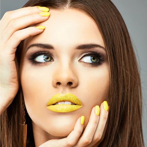 Beauty alert: Το ρουζ αλλάζει χρώμα και δεν φαντάζεσαι ποιο είναι αυτό!