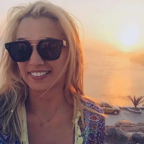 Κωνσταντίνα Σπυροπούλου | Κάνει ξέγνοιαστες διακοπές στη Μύκονο