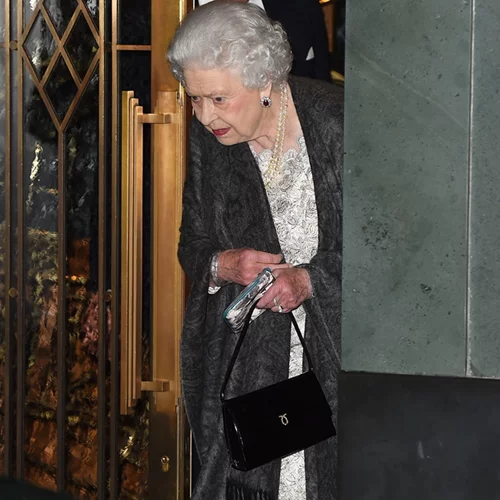 Βασίλισσα Ελισάβετ: Η σπάνια βραδινή της έξοδος!