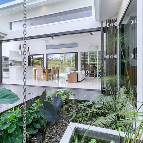 Η ιστοσελίδα που σε καλεί να ταξιδέψεις σε μέρη του κόσμου υπό έναν ιδιαίτερο όρο