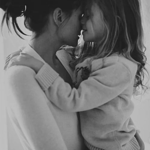 Γονιός σημαίνει να κλείνεσαι στο w.c για να μείνεις μόνος σου – και τόσα ακόμα