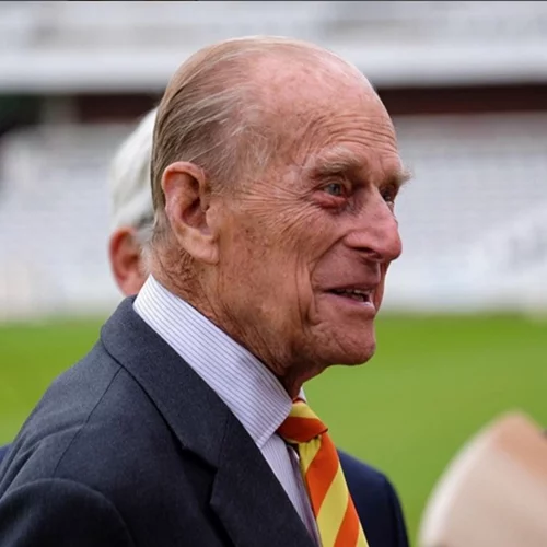 Πρίγκιπας Φίλιππος | Στο κάστρο του Γουίνδσορ η ιδιωτική κηδεία του - Μεσίστιες οι σημαίες στο Ηνωμένο Βασίλειο