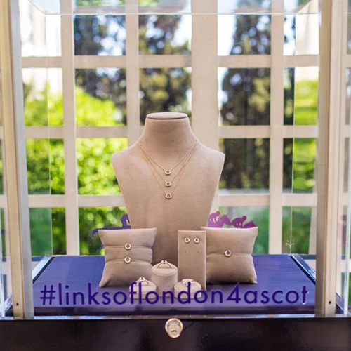 Links of London: Όλα όσα συνέβησαν στη λαμπερή εκδήλωση στην οικία της Βρετανίδας Πρέσβειρας