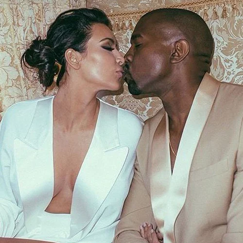 Kim Kardashian: Αυτή ήταν η στιγμή που "ερωτεύτηκε τρελά" τον Kanye West