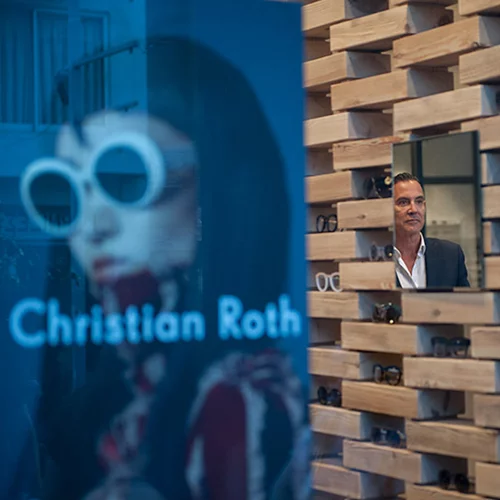 Christian Roth: Γνωρίζοντας το σχεδιαστικό δίδυμο πίσω από το iconic brand γυαλιών ηλίου