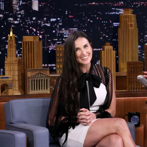Demi Moore: Εσύ την έχεις δει χωρίς τα μπροστινά της δόντια; (φωτογραφία)