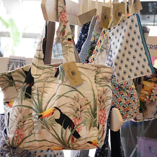 Το πάρτυ που ξεκίνησε το καλοκαίρι (και όλα όσα θα χρειαστείς στην παραλία)