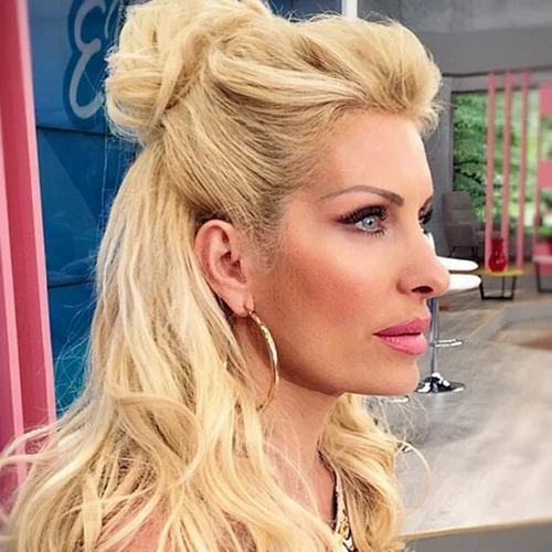 Ιδέες για εύκολα καλοκαιρινά χτενίσματα από τις διάσημες