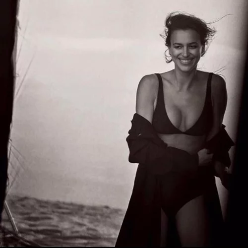 Irina Shayk: «Καυτή» τρεις μήνες μετά τη γέννα!