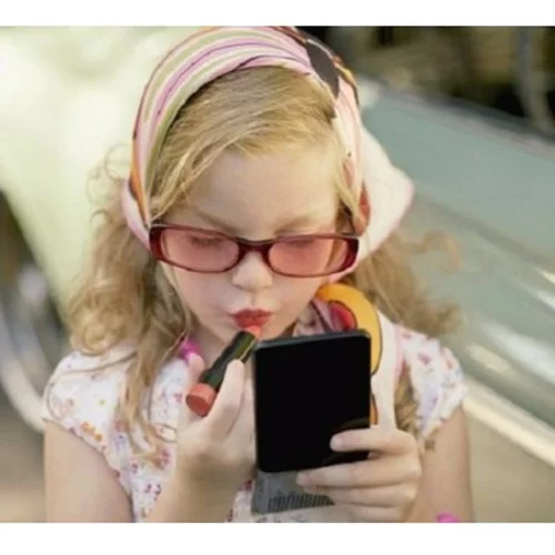 Τα σημερινά παιδιά έχουν πολύ λίγο χρόνο για να είναι παιδιά