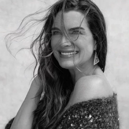 Brooke Shields: 37 χρόνια μετά συνεργάζεται ξανά με την εταιρεία Calvin Klein