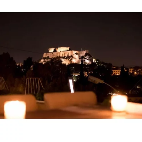 Skyfall Cocktail & Food Bar: Η πιο όμορφη βεράντα της πόλης βάζει τα καλοκαιρινά της