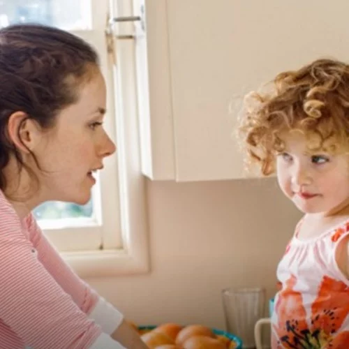 «Εσείς τι βαθμό πήρατε»; – αυτοί οι γονείς-μάστιγα κάθε τέλος της χρονιάς