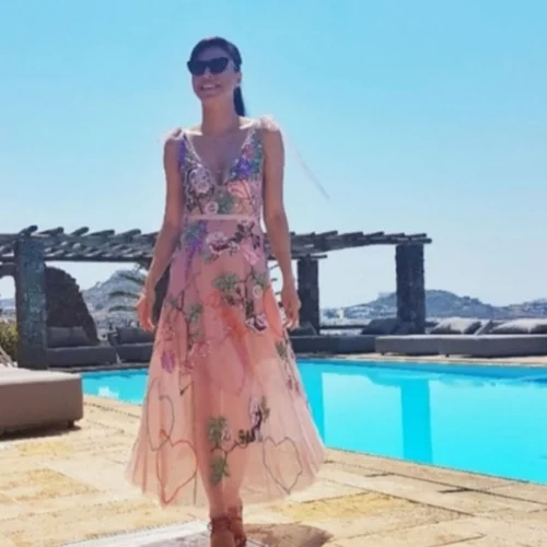 Σίσσυ Φειδά: Οι πρώτες φωτογραφίες από τη βάφτιση της κόρης της - Τι φόρεσε