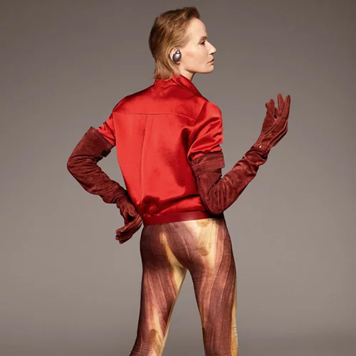 Verushka: Δες το 78χρονο μοντέλο στην νέα καμπάνια Acne Studios