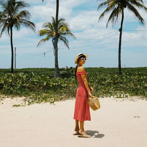 8 tips για να ντυθείς όταν έχει καύσωνα