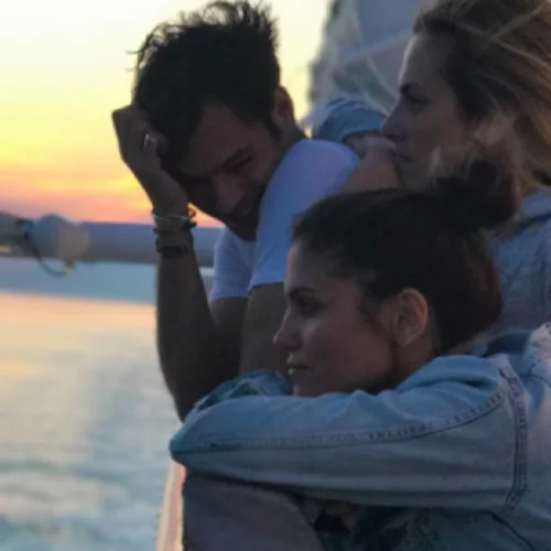 Ντορέττα Παπαδημητρίου- Μαίρη Συνατσάκη: Το ξεκαρδιστικό video από τις διακοπές στην Τήνο με τον Σπύρο Σαμοΐλη!