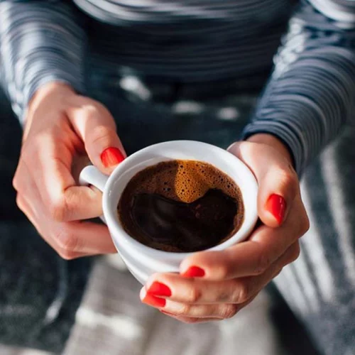 Πότε πρέπει να πιεις καφέ για ενέργεια; Μάθε ακριβώς πόσο και πότε!