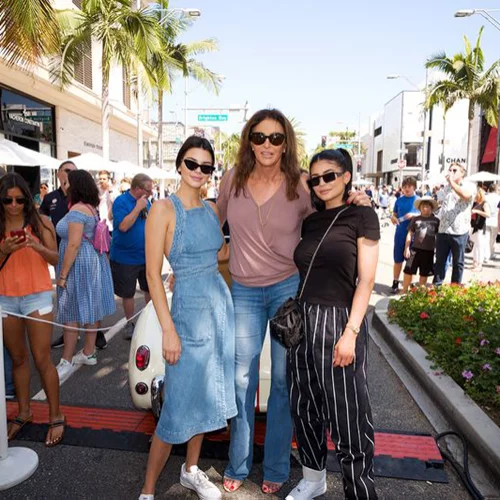 Kendall Jenner: Υιοθέτησε το casual καλοκαιρινό look της