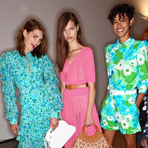 Κουμπάρα σε γάμο: 10 τέλεια looks από την πασαρέλα