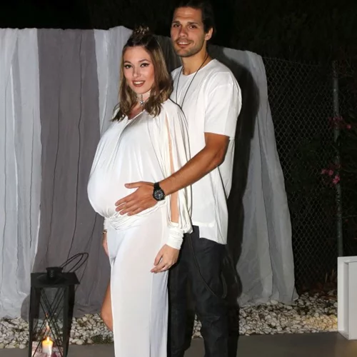 Μικαέλα Φωτιάδη: Η πρώτη φωτογραφία από το μαιευτήριο μετά τη γέννα