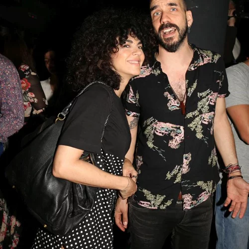 Μαρία Σολωμού: Με δικτυωτό καλσόν που κόβει την ανάσα