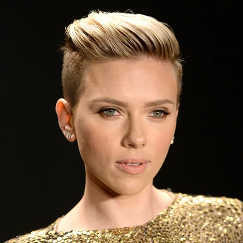 Scarlett Johansson: Πρέπει να δεις την ριζική αλλαγή στα μαλλιά της!